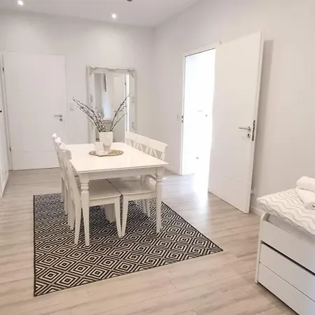 Cosy Living Apartment-120qm-fast Wifi-free Parking Apartamento Hanôver