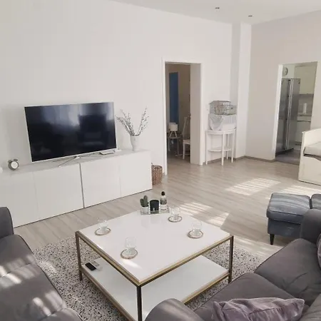 Apartamento Cosy Living Apartment-120qm-fast Wifi-free Parking Hanôver