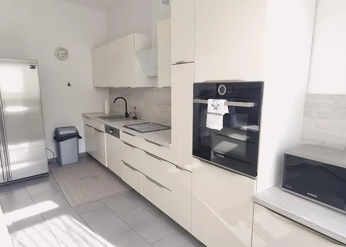 Cosy Living Apartment-120qm-fast Wifi-free Parking Hannover